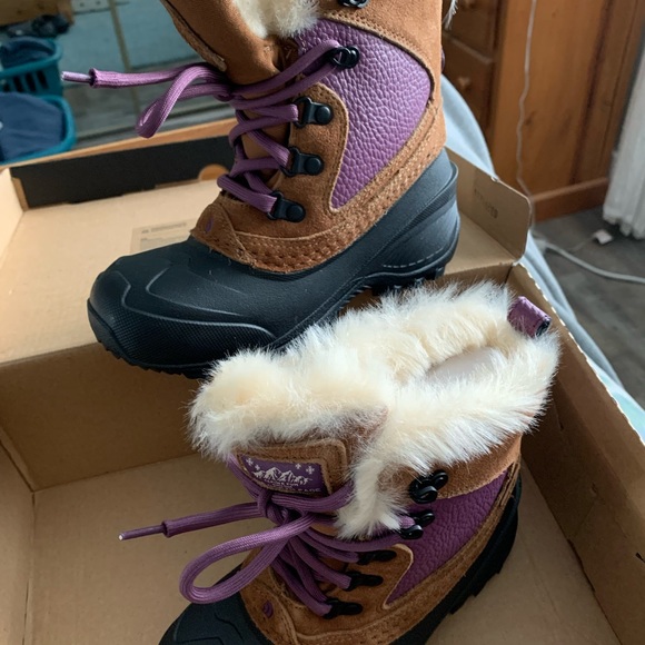 North Face Youth Shellista boot. - Picture 5 of 6